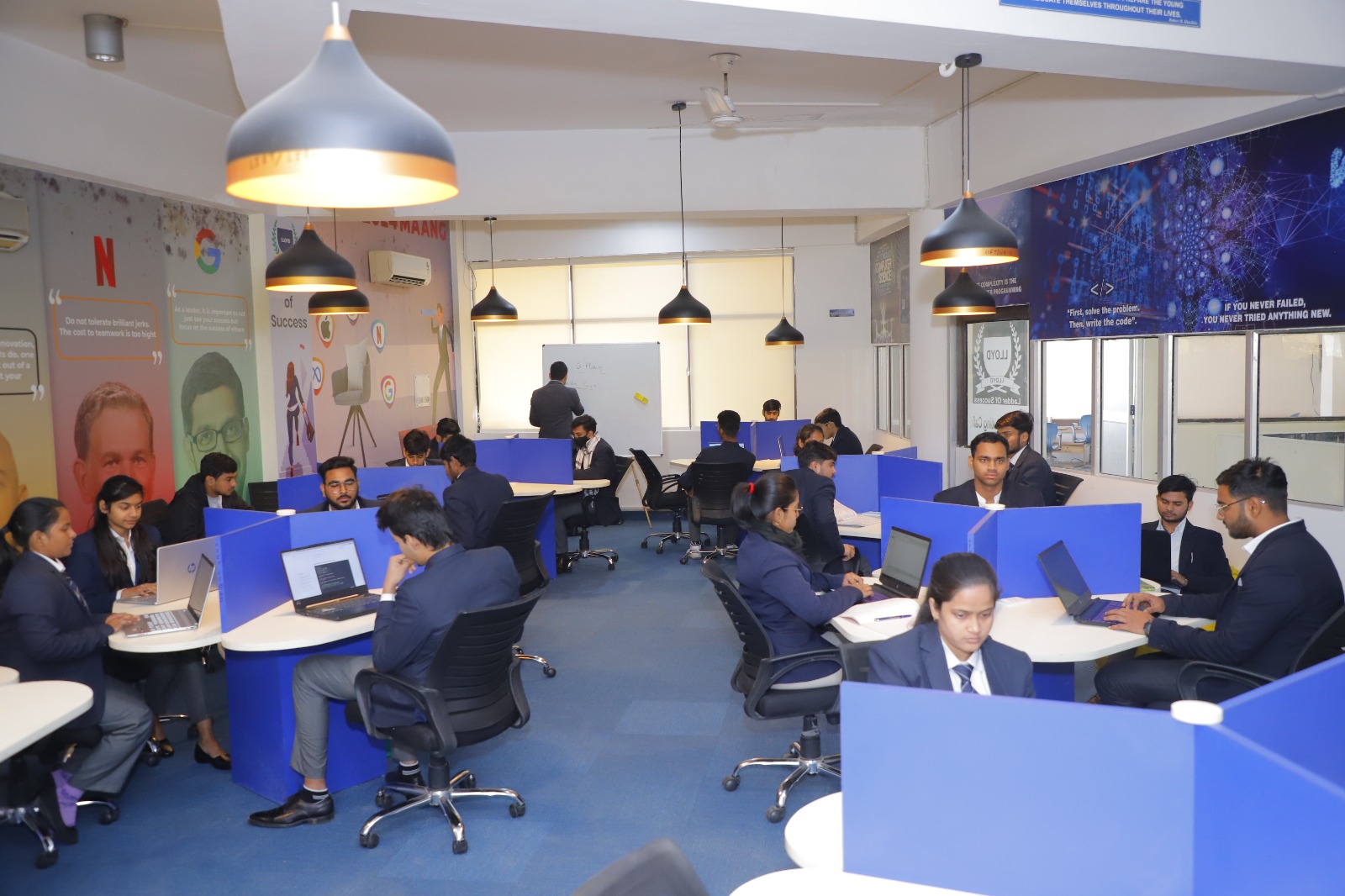 Lloyd Institute of Engineering and Technology Labs(6)