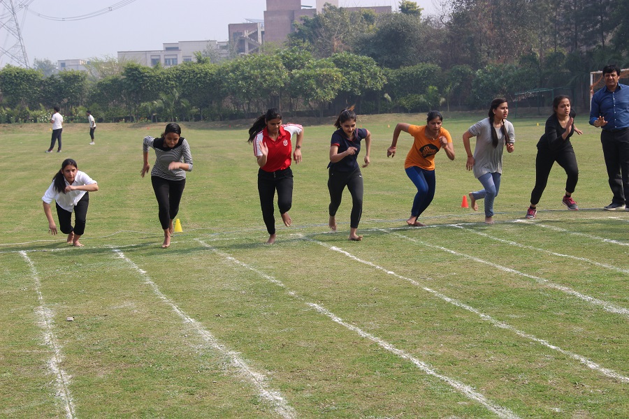 Lloyd Institute of Engineering and Technology Playground(1)