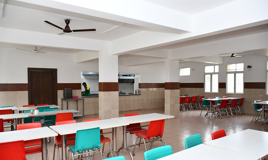 Lloyd Institute of Engineering and Technology Cafeteria / Mess