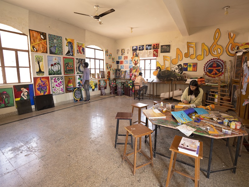 Lords University Classroom(2)