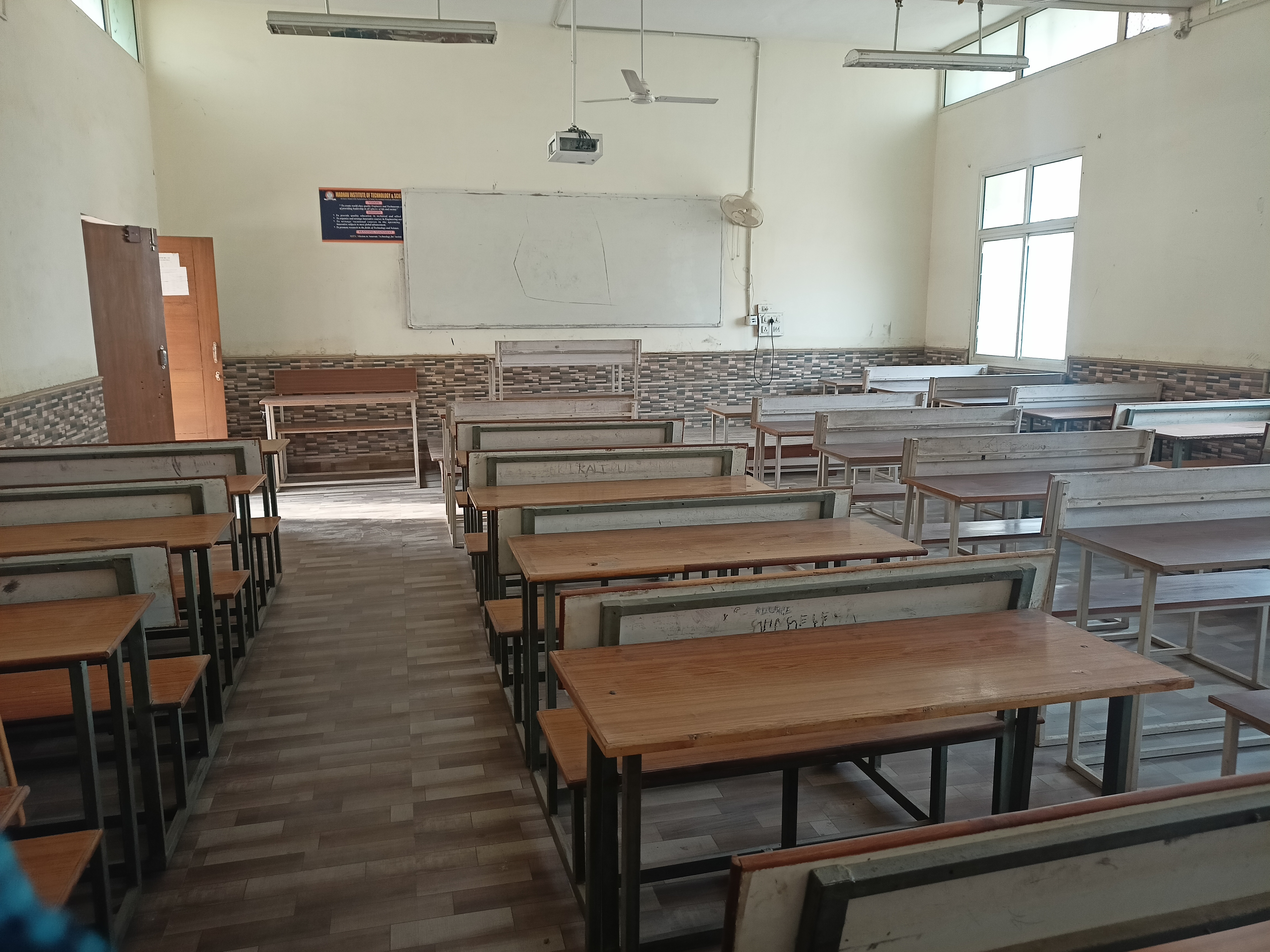 Madhav Institute of Technology and Science Classroom(2)