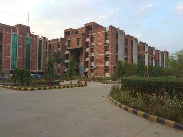 Maharaja Agrasen Institute of Technology Campus Building
