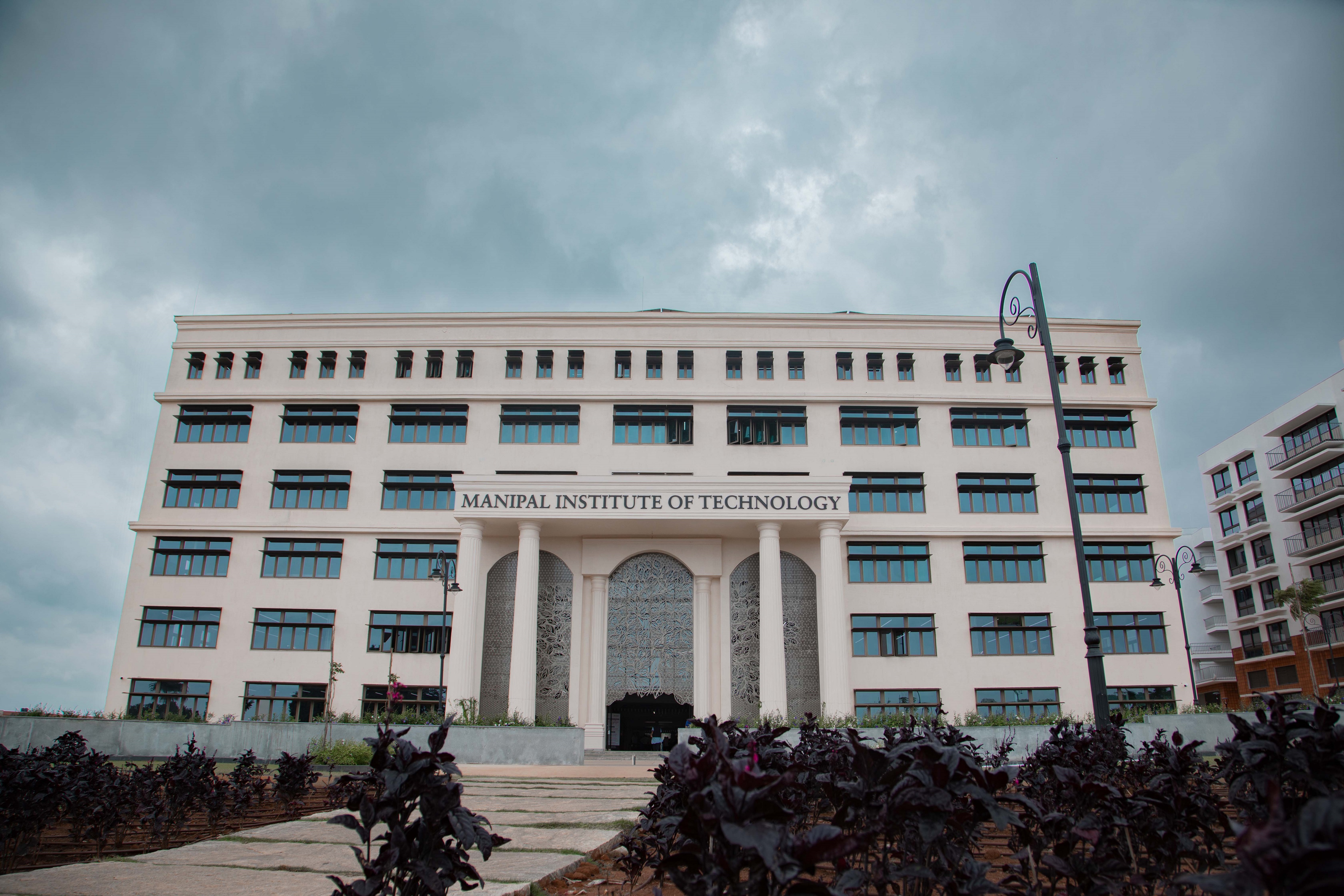 Manipal Institute of Technology Campus Building(1)