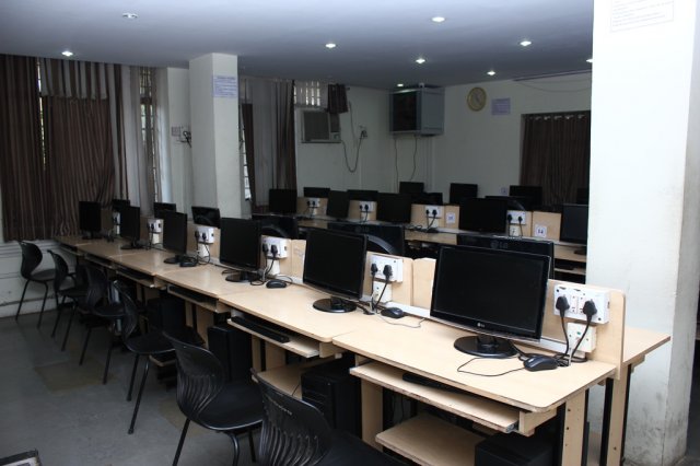 Marathwada Mitra Mandal's College of Commerce (MMCC) Labs