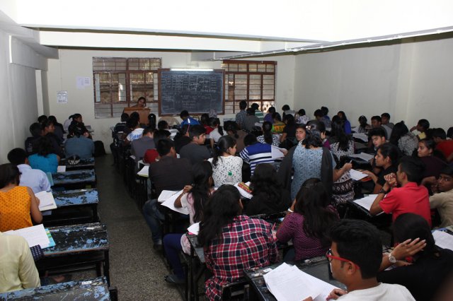 Marathwada Mitra Mandal's College of Commerce (MMCC) Classroom