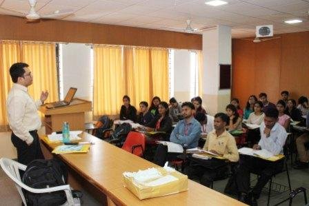 Marathwada Mitra Mandal's College of Commerce (MMCC) Seminar hall