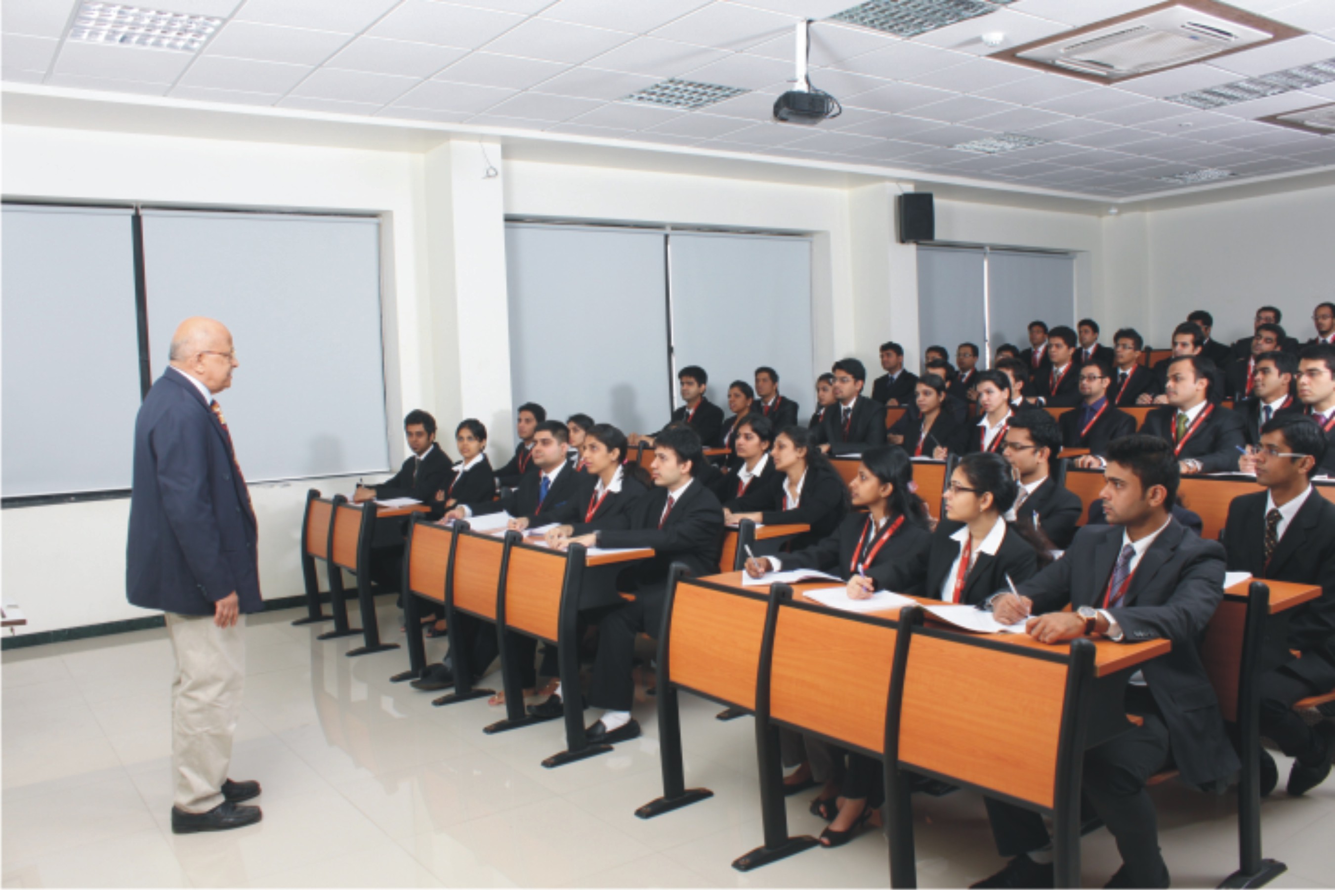 MET Institute of Management Classroom(1)
