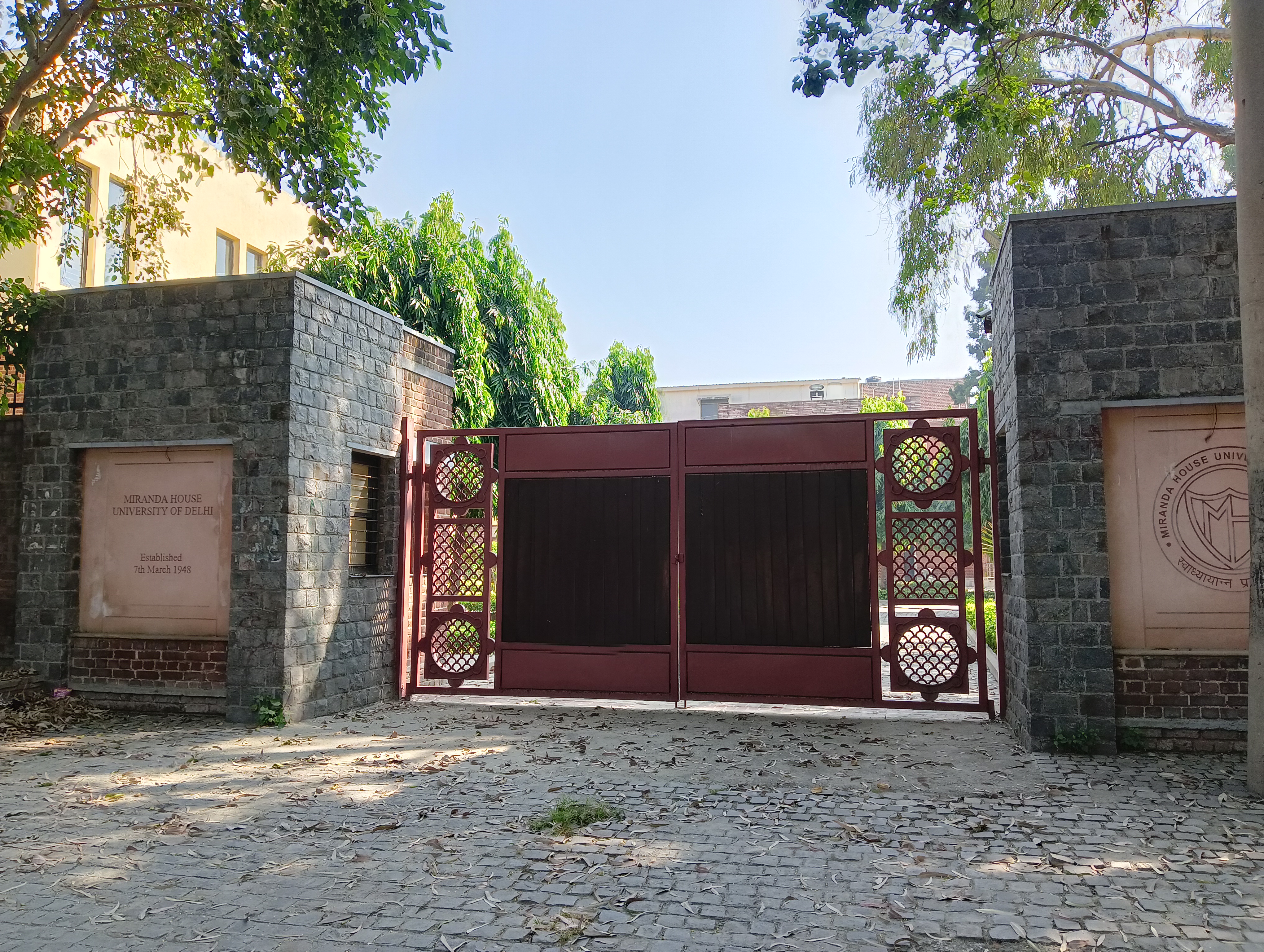 Miranda House New Delhi Entrance(3)