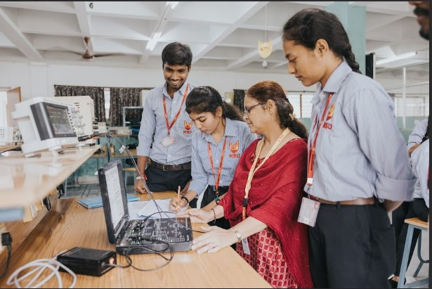 Mohan Babu University Labs(8)