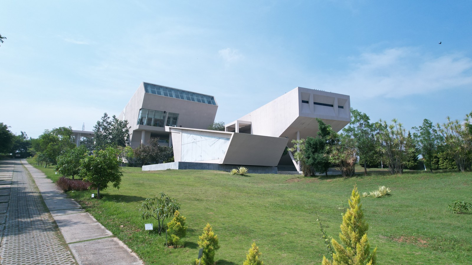 MYRA School of Business Campus Building(2)
