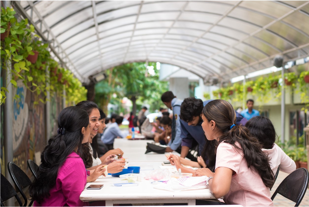 N. L. Dalmia Institute of Management Studies and Research Cafeteria / Mess(2)