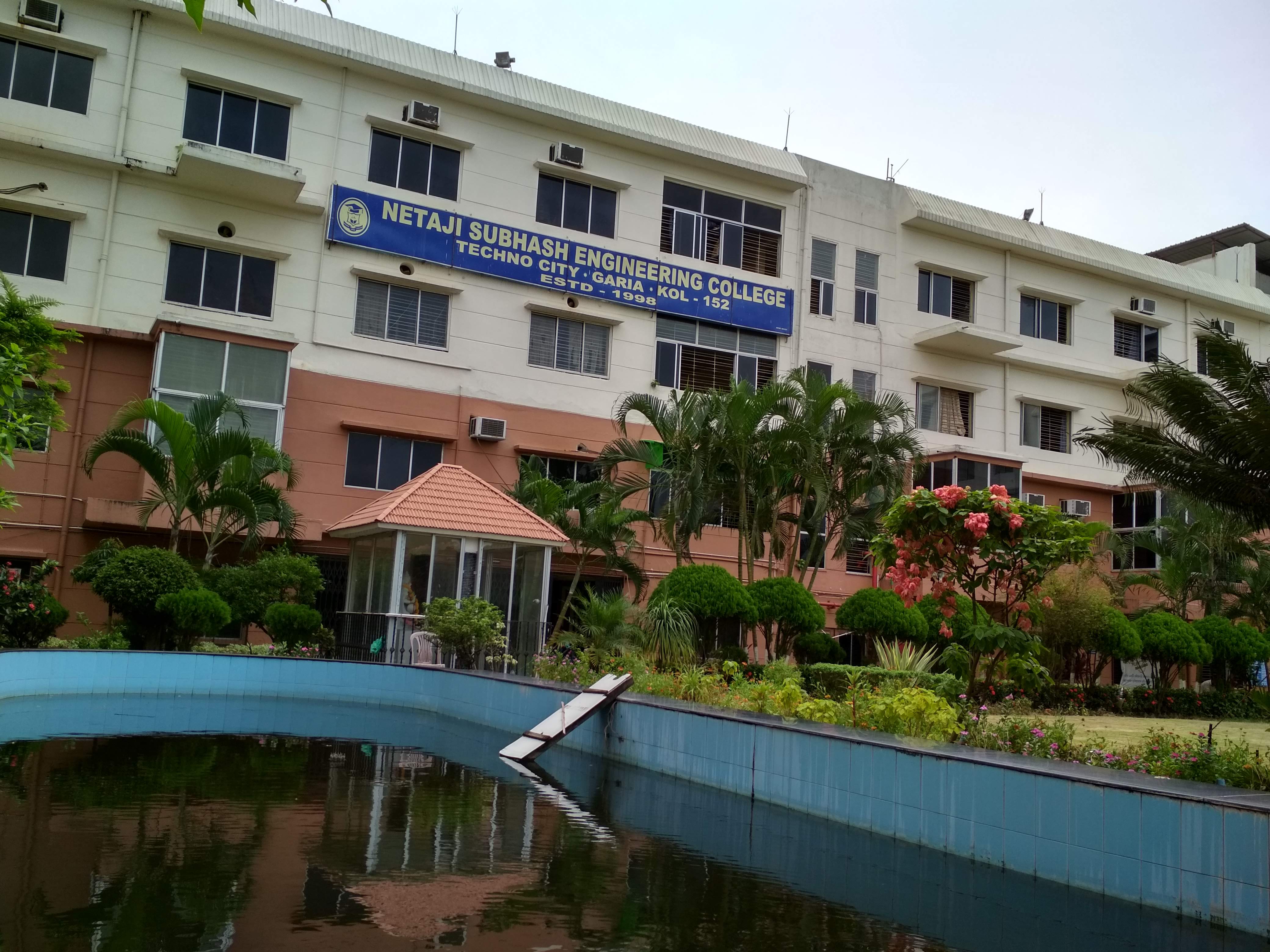 Netaji Subhash Engineering College Campus Building(4)