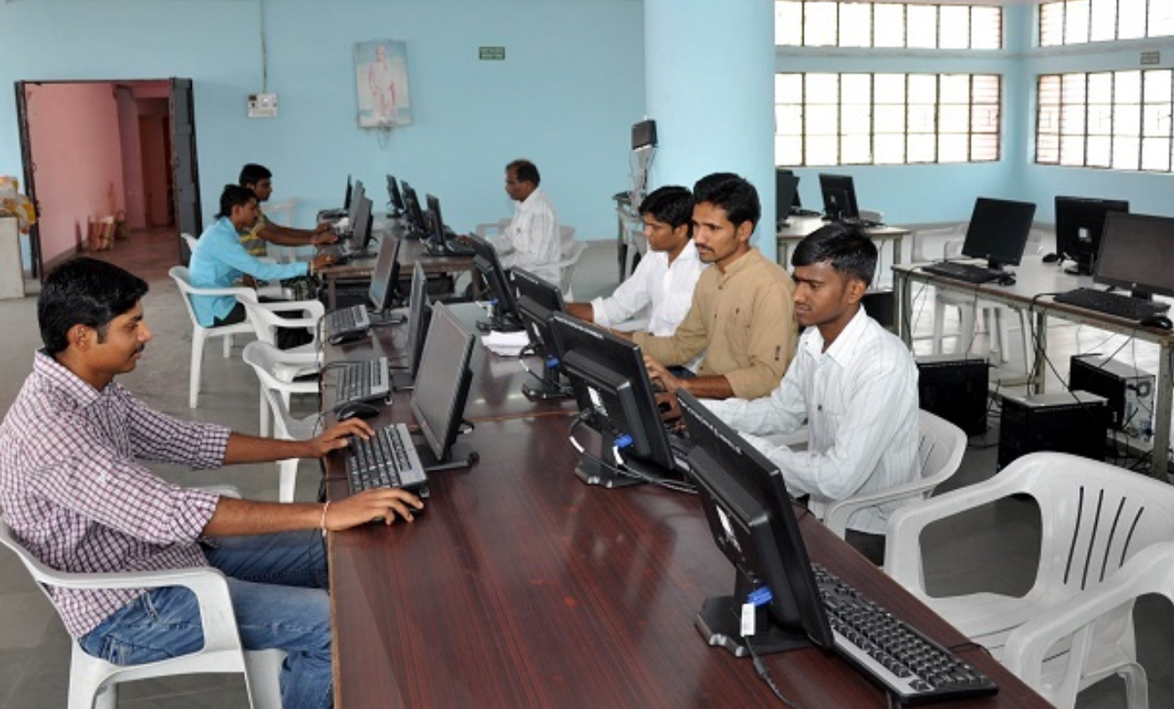 North Maharashtra University Labs
