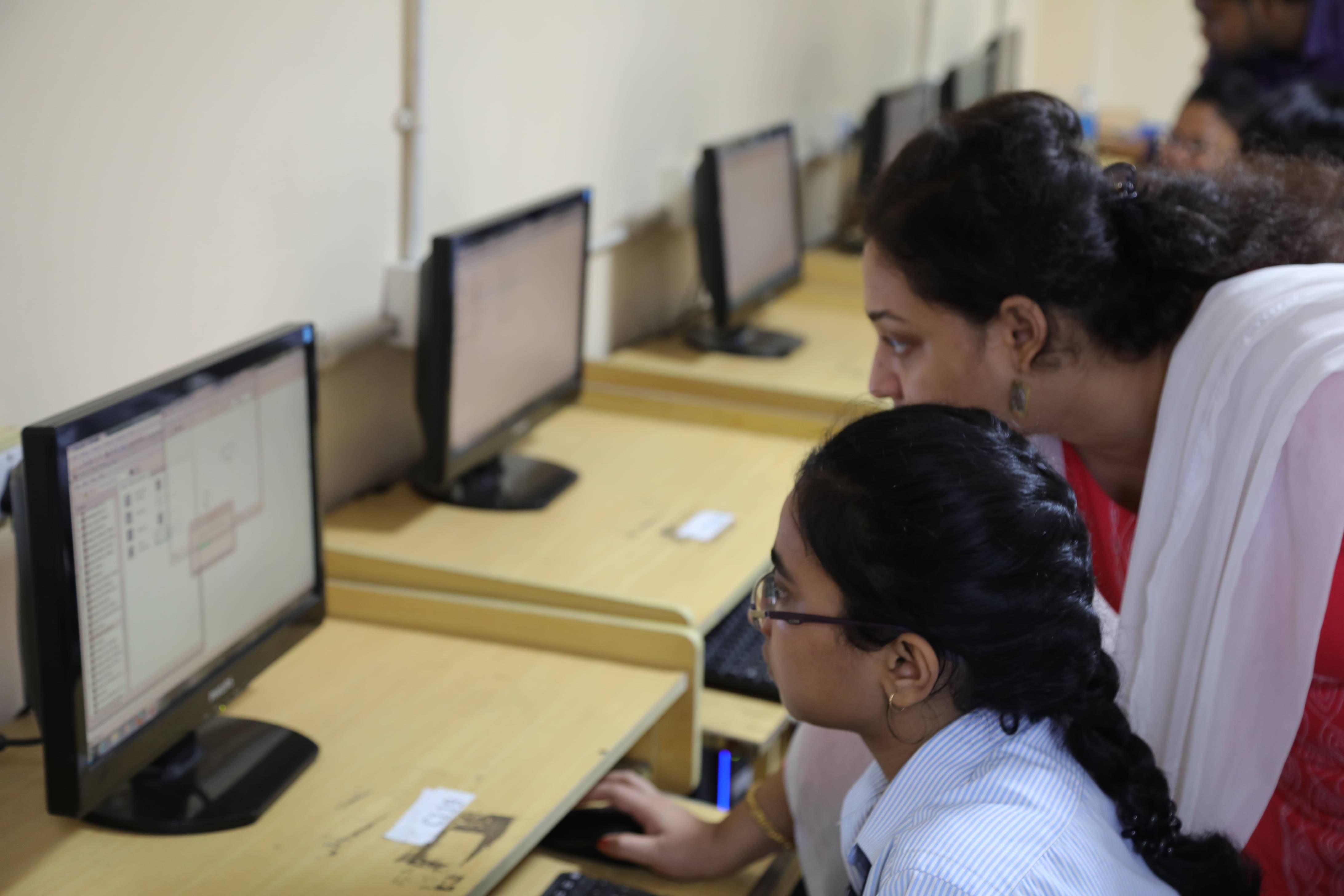 OmDayal Group of Institutions Labs(4)