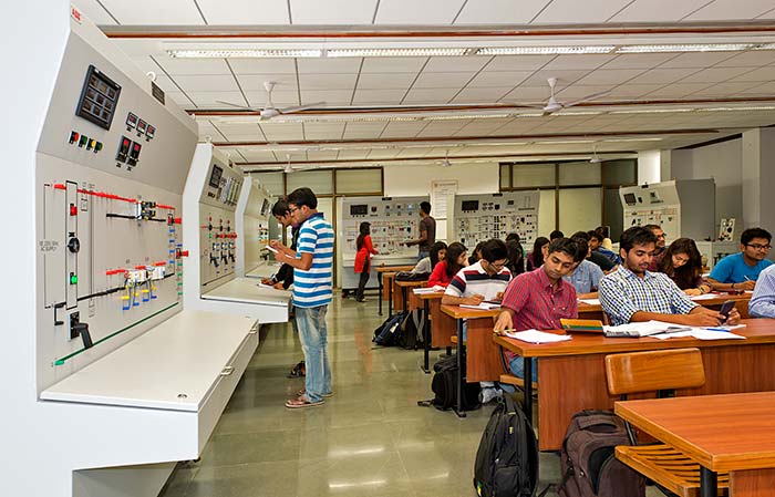 Pandit Deendayal Energy University (PDEU) Labs(2)