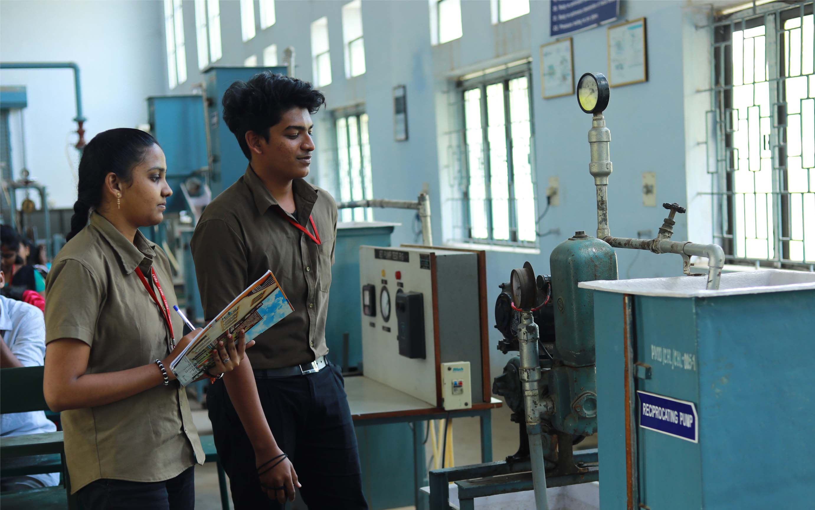 Periyar Maniammai University Labs(3)