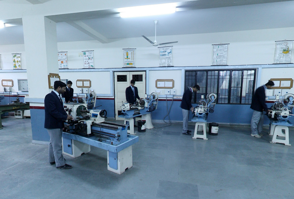 Poornima Institute of Engineering and Technology Labs(2)
