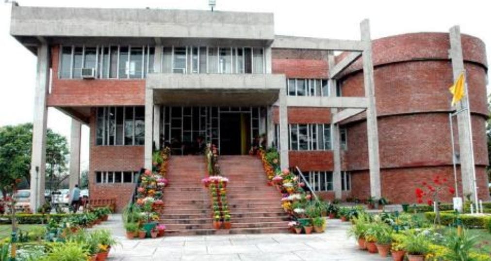 Punjab Engineering College Chandigarh Campus Building(7)