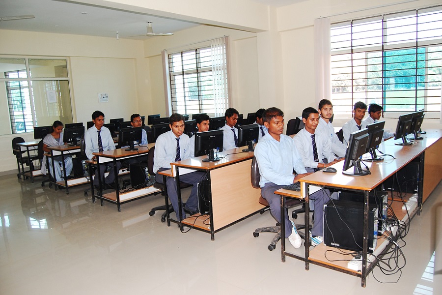Rabindranath Tagore University Labs