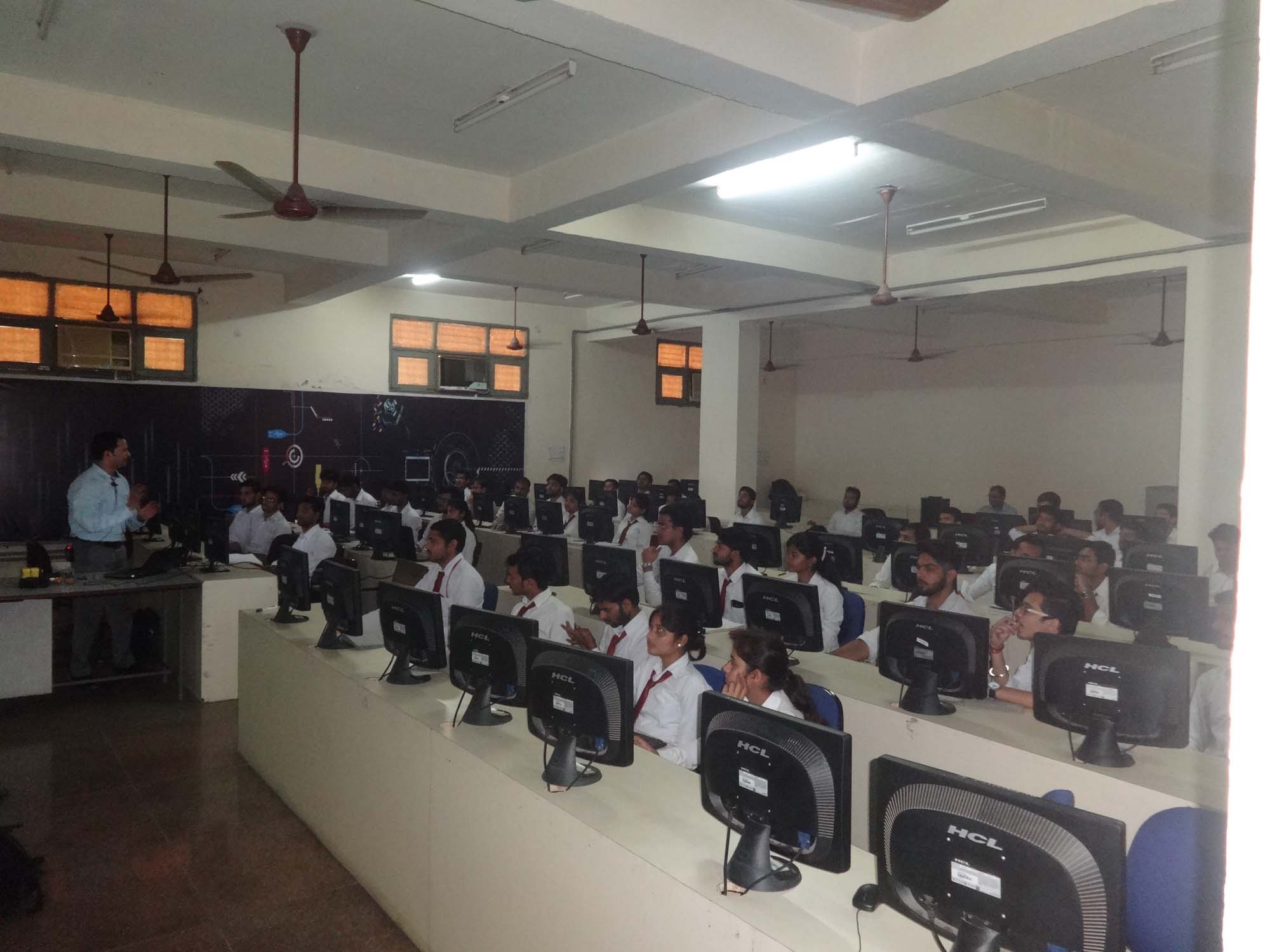 Raj Kumar Goel Institute of Technology (RKGIT) Labs(1)