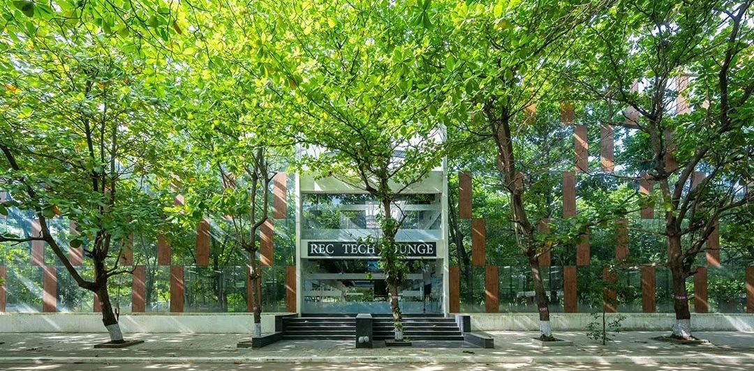 Rajalakshmi Engineering College Campus Building(5)