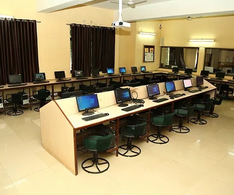 Renaissance University Labs(1)