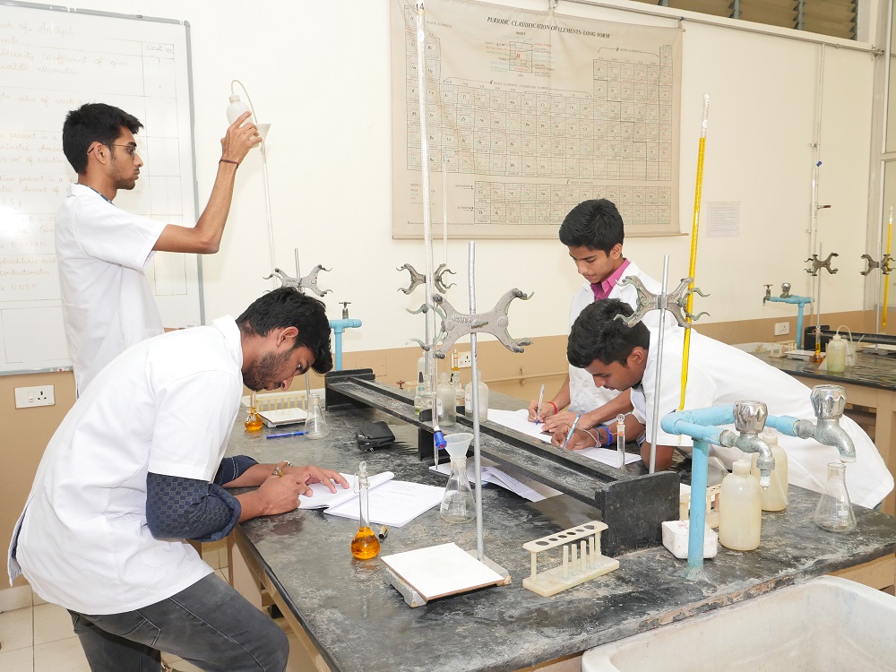 RV University Labs(7)