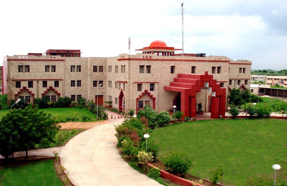 SU Main Building(1)
