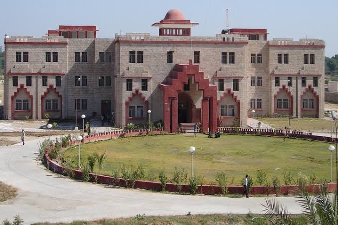 SU Main Building(2)