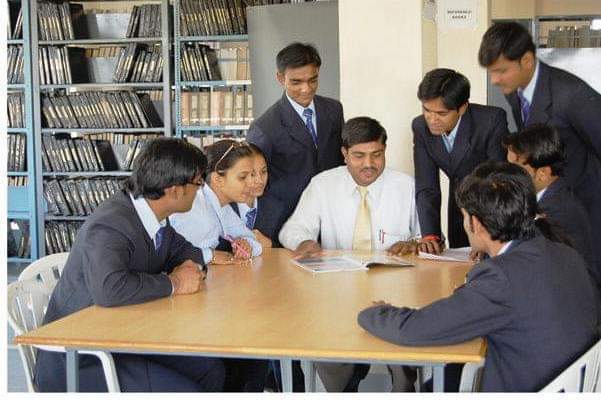 Sanjivani Business School Library