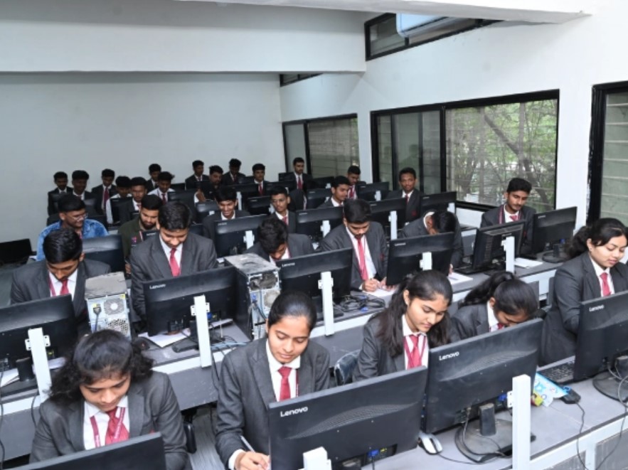 Sanjivani University Labs(2)
