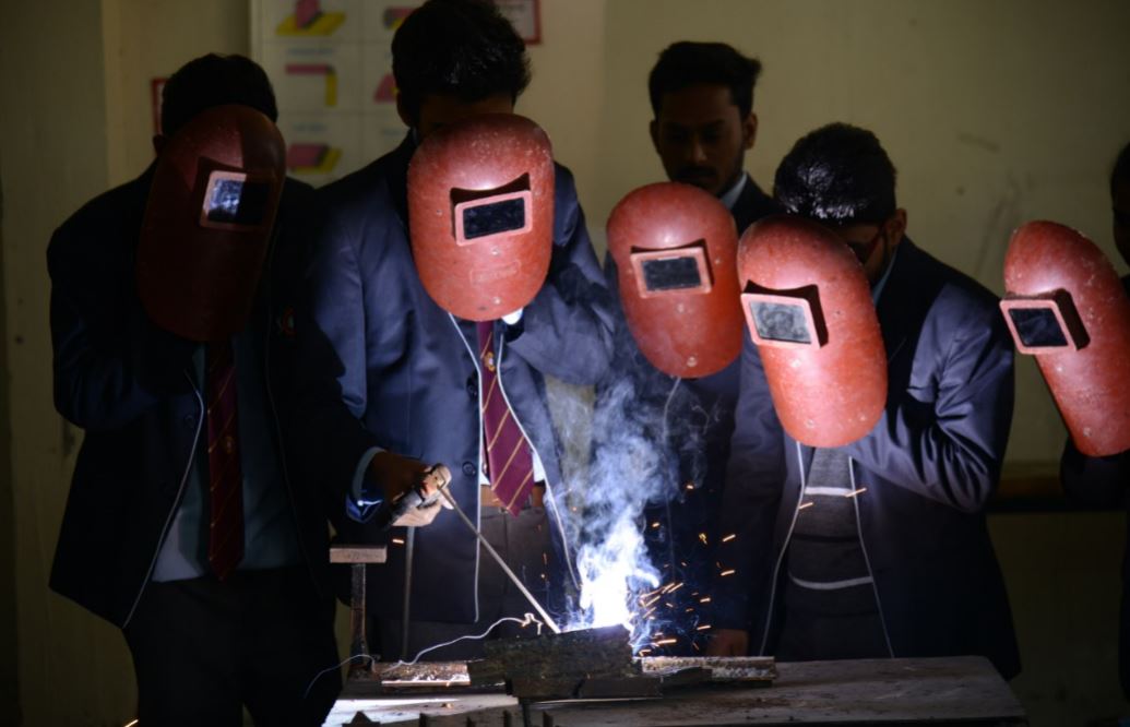 Shivalik College of Engineering Labs(4)