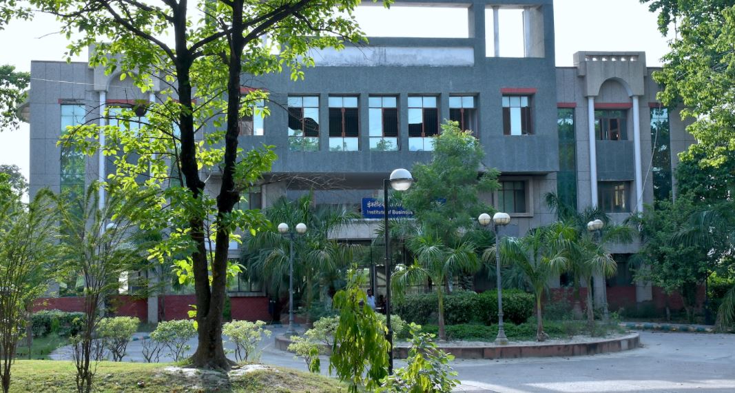 School of Business Management, CSJM University Campus Building(2)