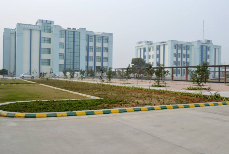 School of Engineering and Technology Campus View(1)