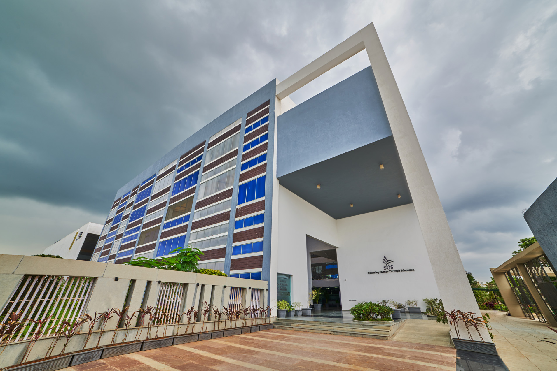 Shanti Business School Campus Building(1)