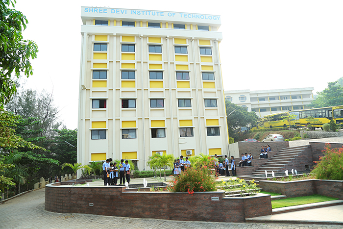 Shree Devi Institute of Technology Campus Building