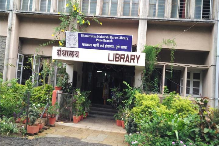 SNDT Women's University Library