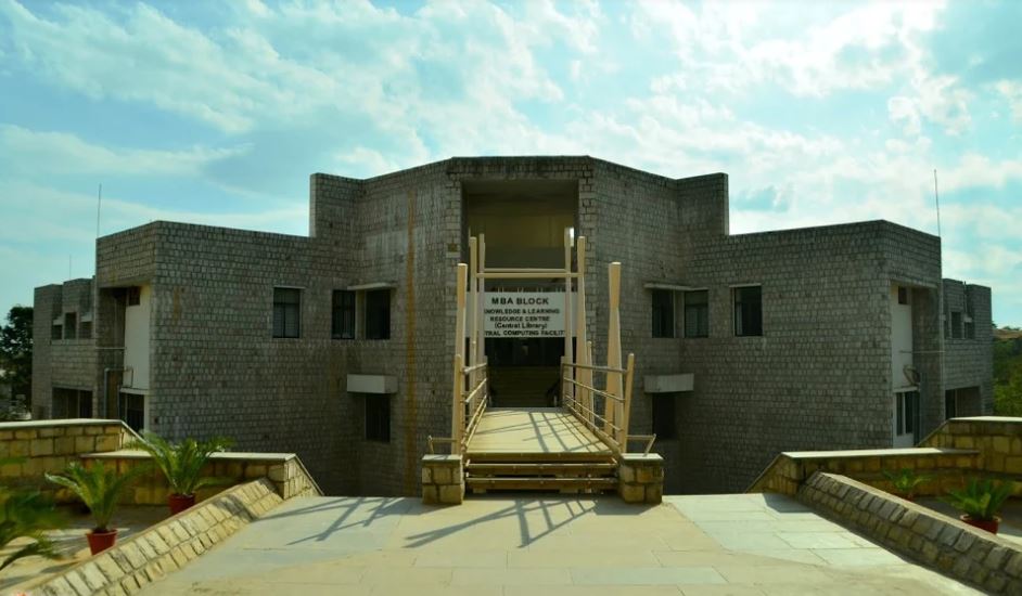 SDM College of Engineering and Technology Academic Block