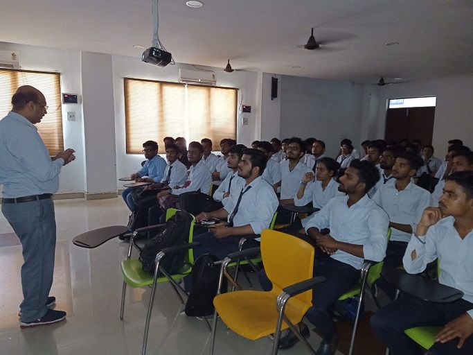 SRMU Lucknow Classroom