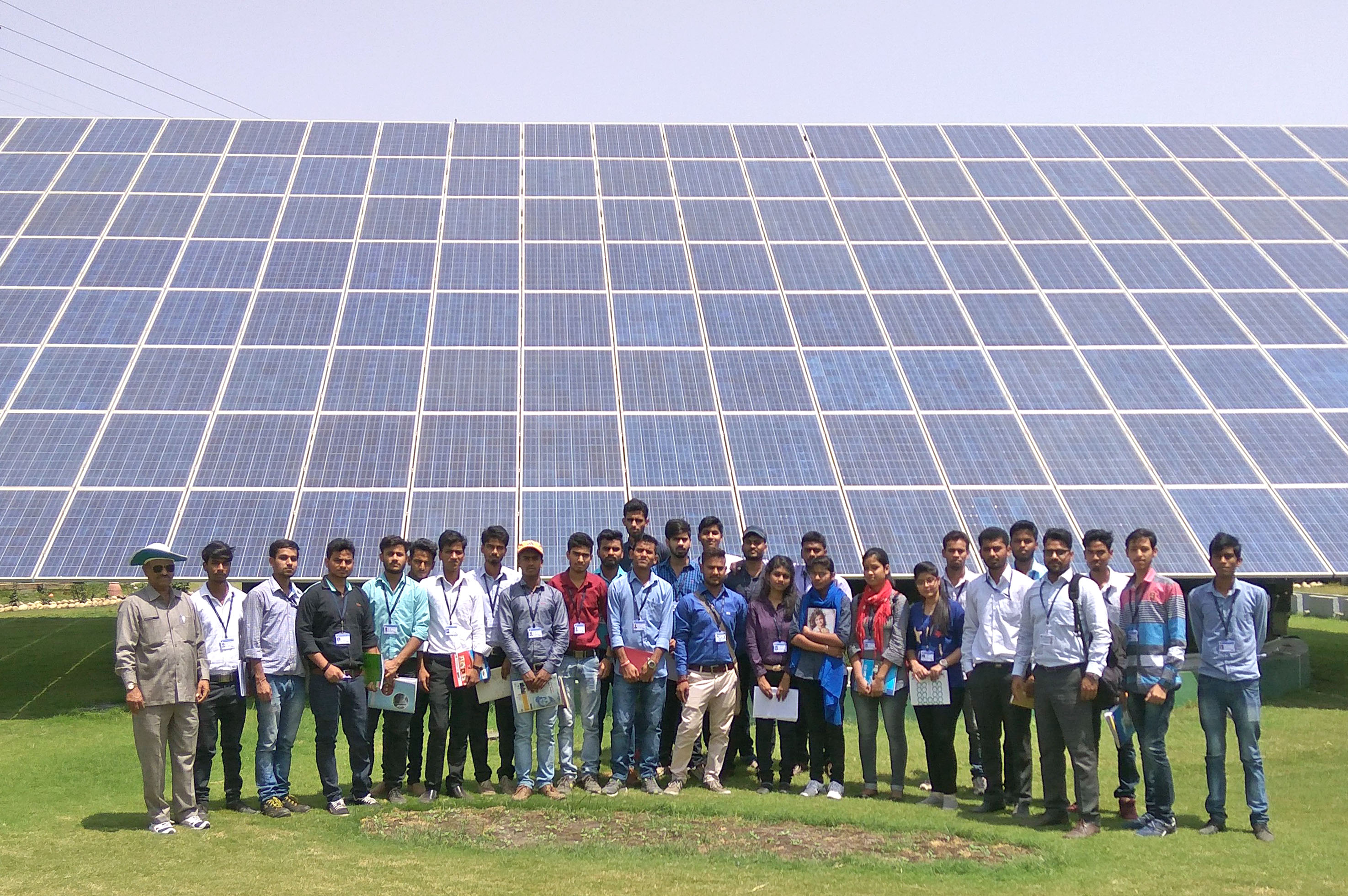 Sagar Institute of Science and Technology (SISTec) Industrial Visit(1)