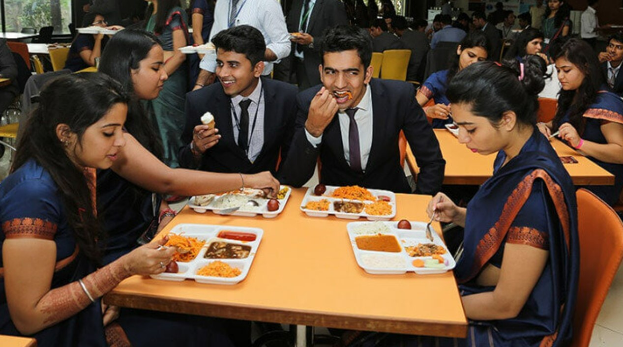 Sri Balaji University Pune Cafeteria / Mess