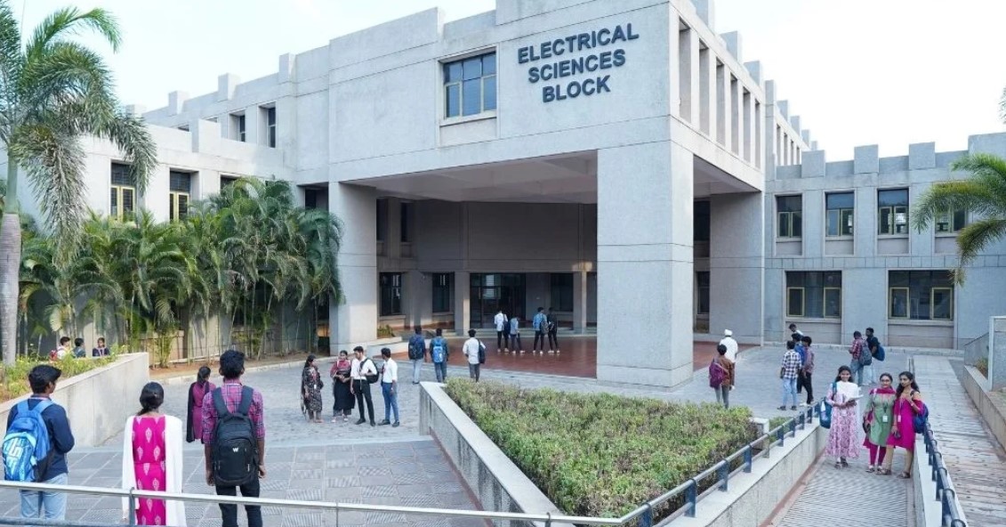 Sri Krishna College of Technology Campus Building(8)