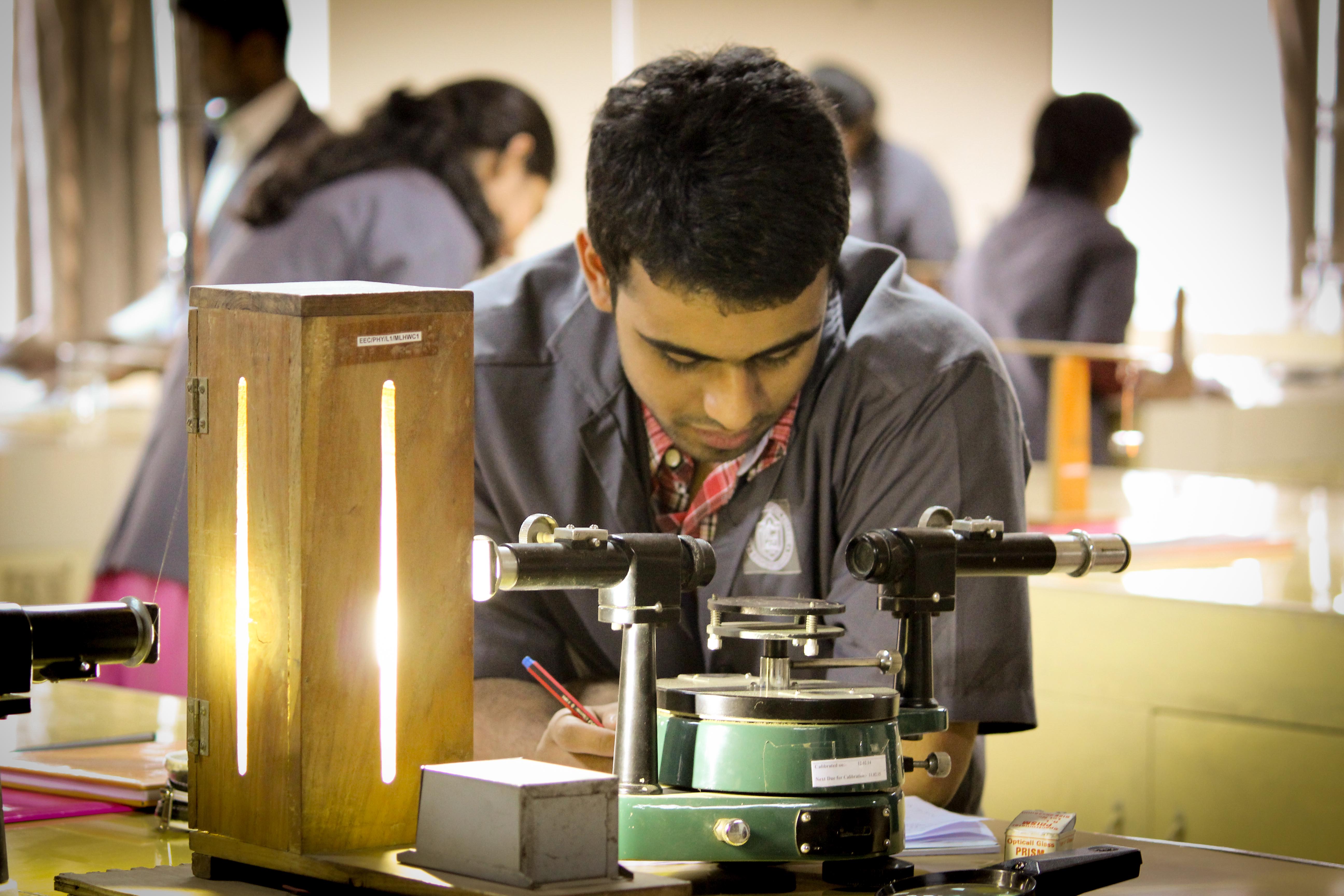 SRM Easwari Engineering College Labs(2)