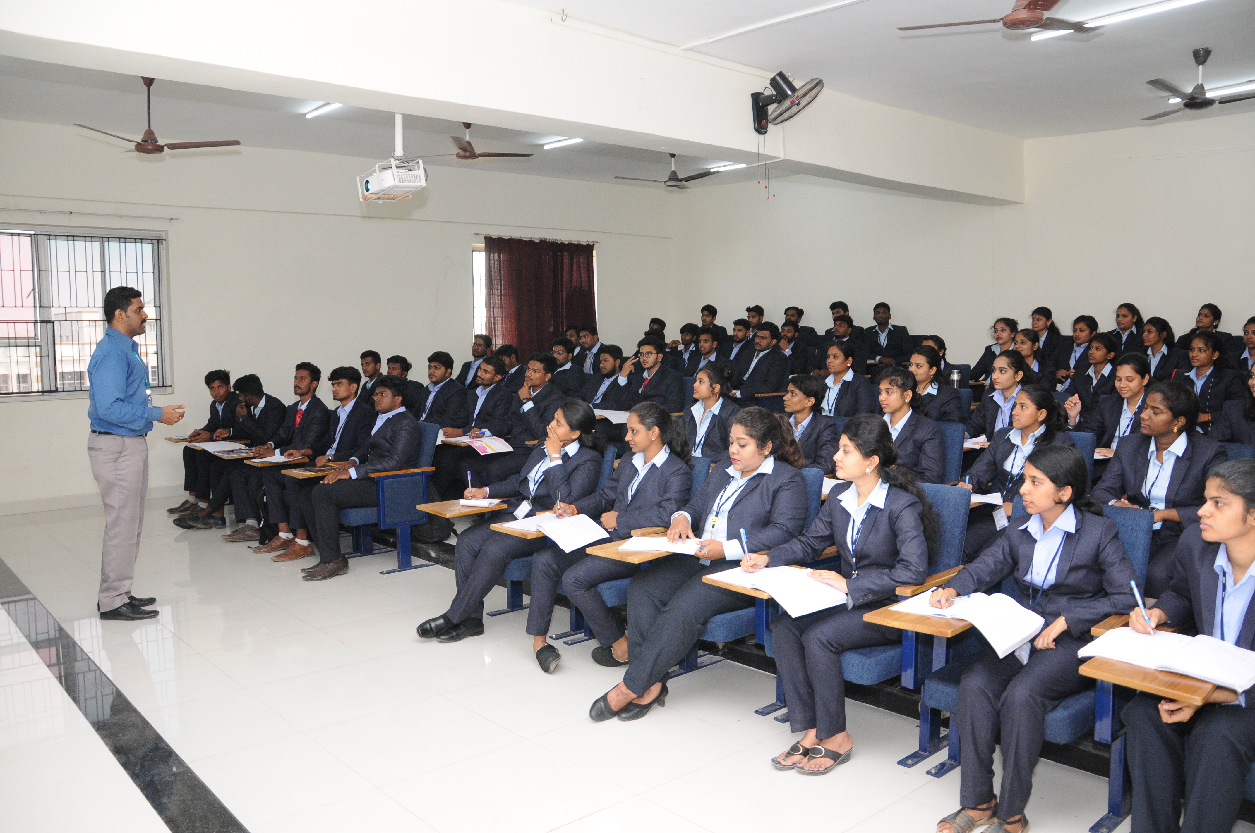 SRM Easwari Engineering College Classroom(2)