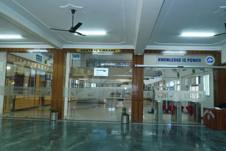 SRM IST Delhi-NCR Campus, Ghaziabad Library(3)
