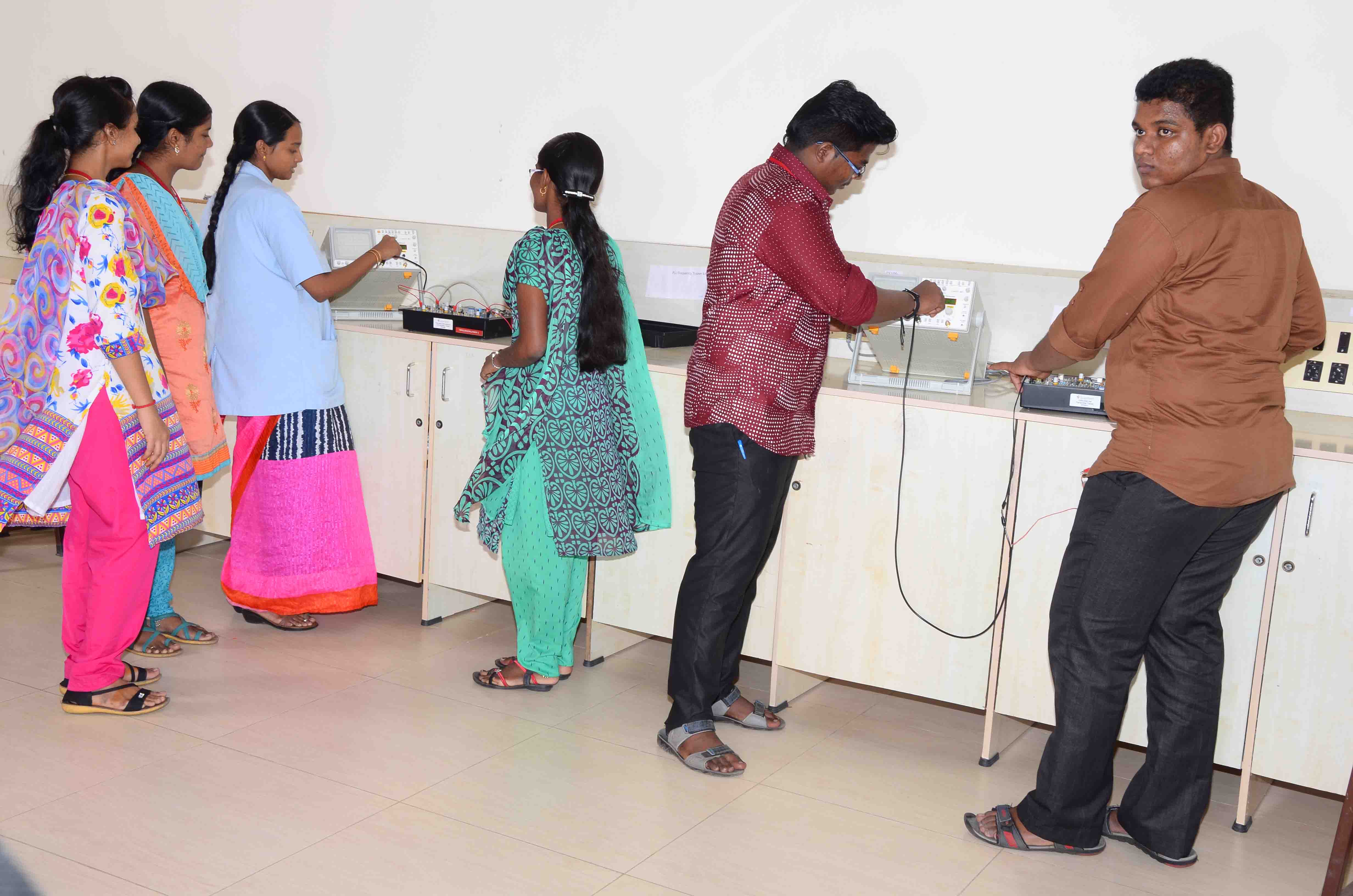 SRM TRP Engineering College Labs(4)