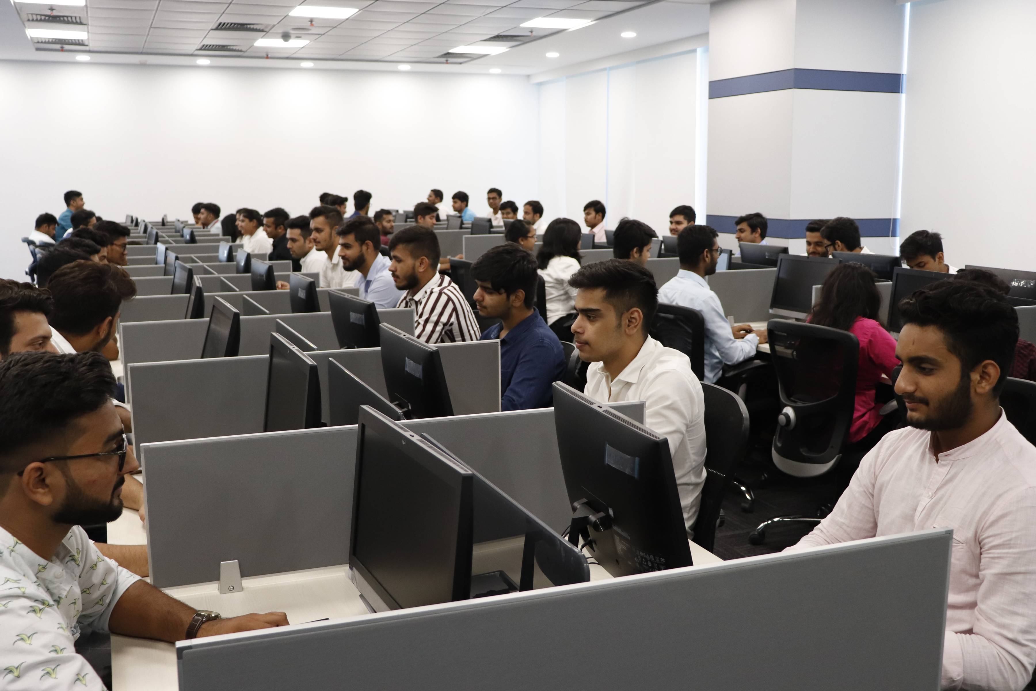 SRM University Sonepat Labs(4)