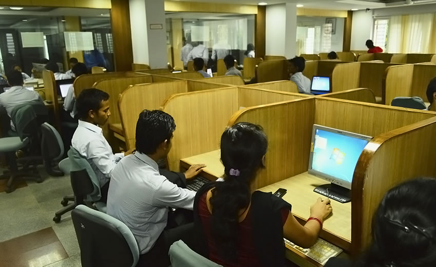 Srusti Academy of Management Labs(2)