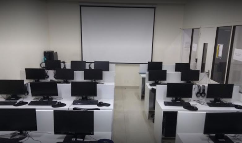 St Pauls Institute of Communication Education Labs(1)