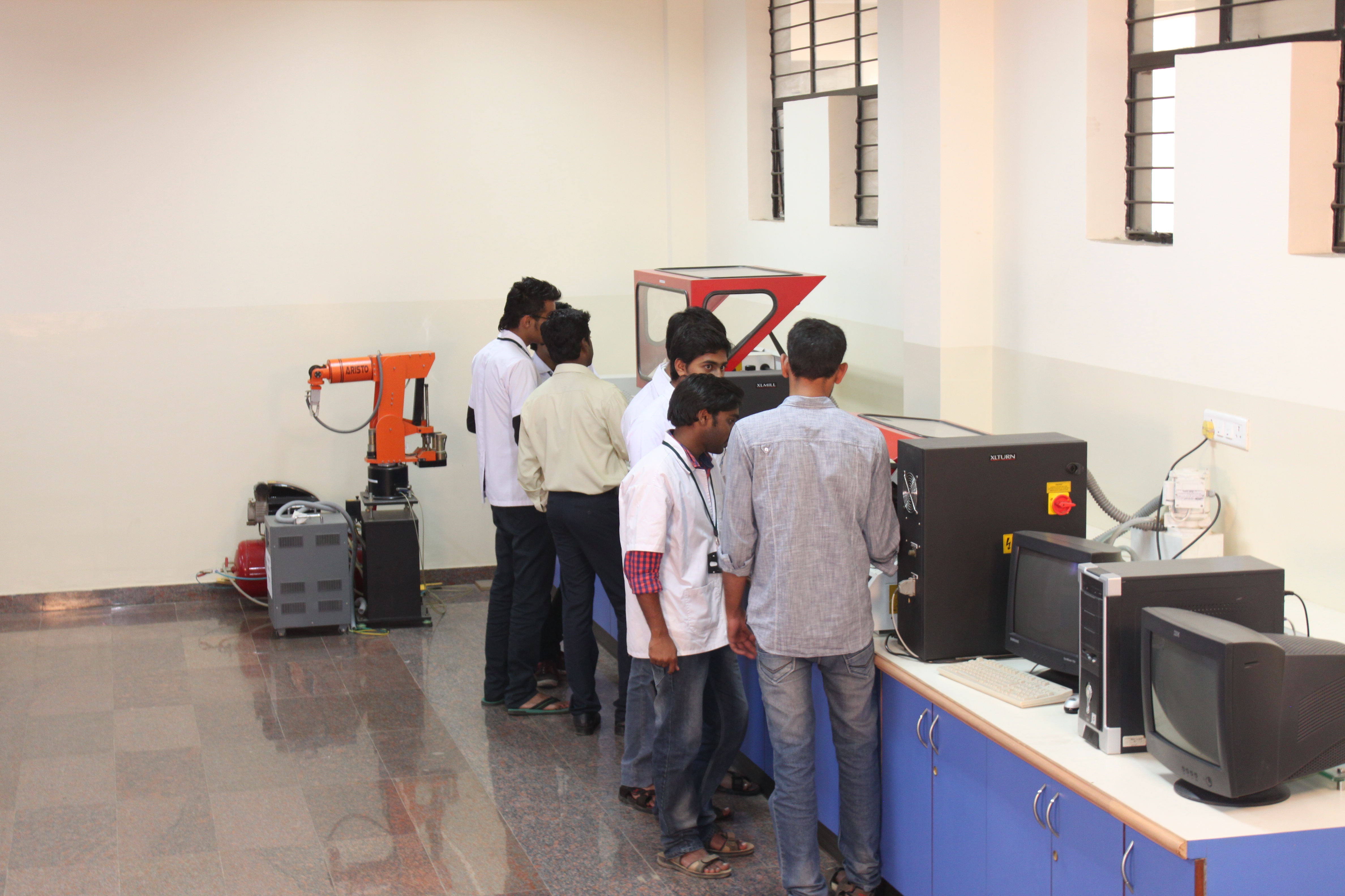 SVCE - Sri Venkateshwara College of Engineering Labs(9)